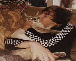 The star is a cat lover and also has one in his home.